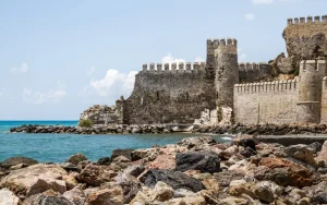 Anamur Kamp Alanları , Anamur Mamure Kalesi ve Deniz Manzarası