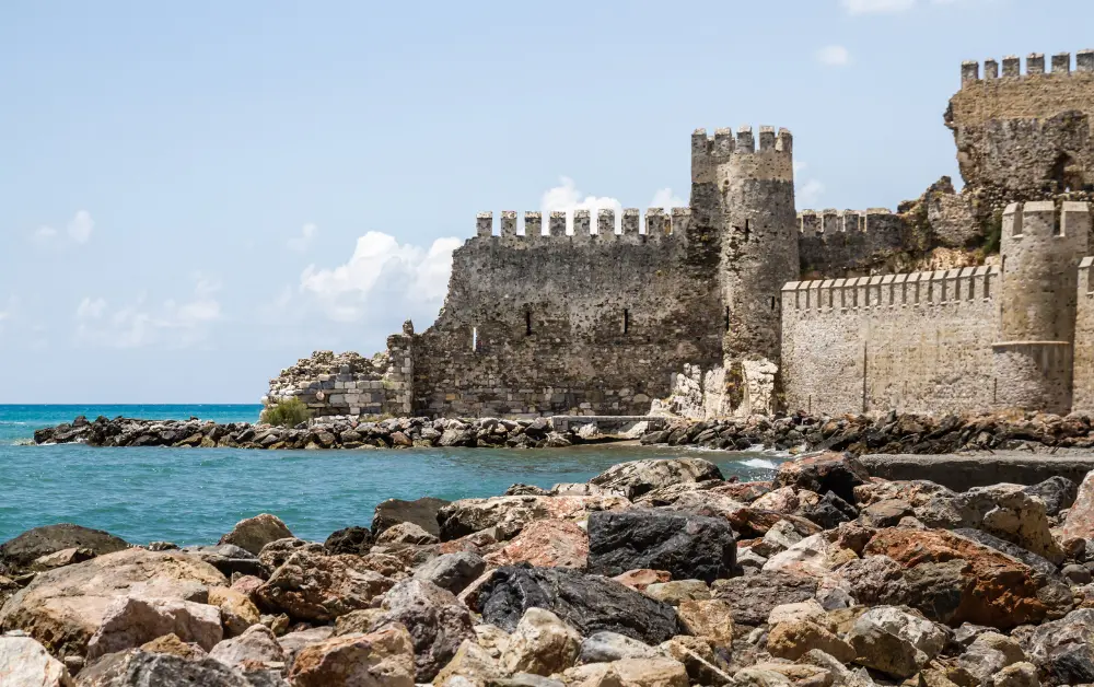 Anamur Kamp Alanları , Anamur Mamure Kalesi ve Deniz Manzarası