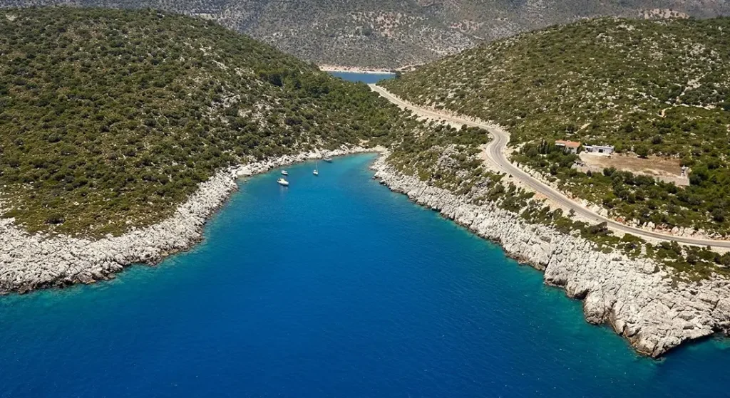 Finike'de bulunan Andrea Doria Koyu'nun havadan drone ile çekilmiş fotoğrafı