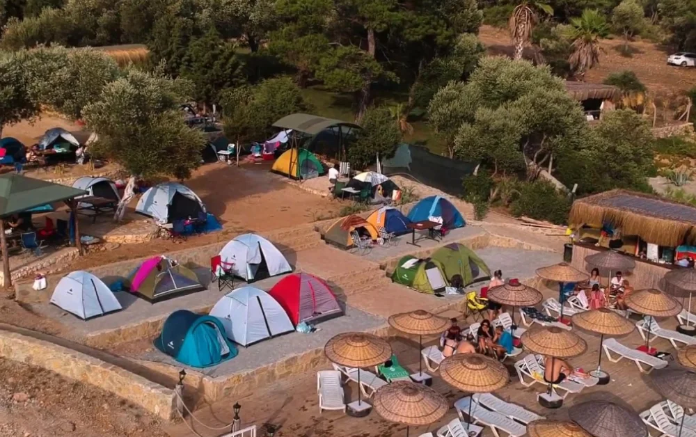 Karya Beach Camping , kamp çadırı alanı ve plaj