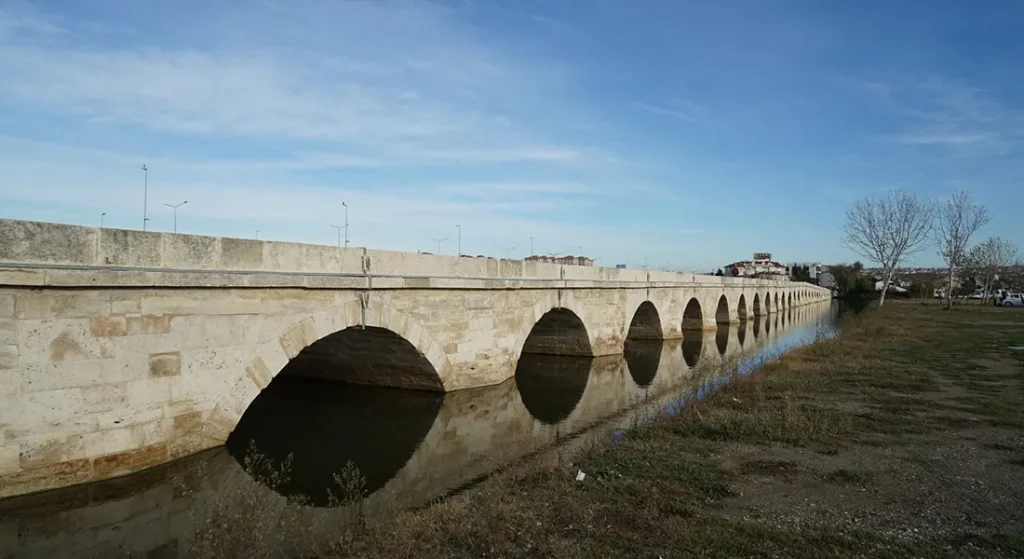 Silivri sınırları içerisinde bulunan Mimar Sinan Köprüsü