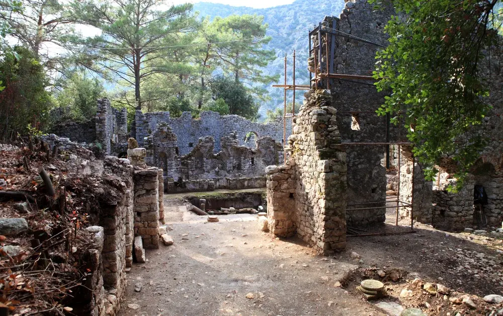 Olympos Antik Kenti Antik Hamam Kalıntıları