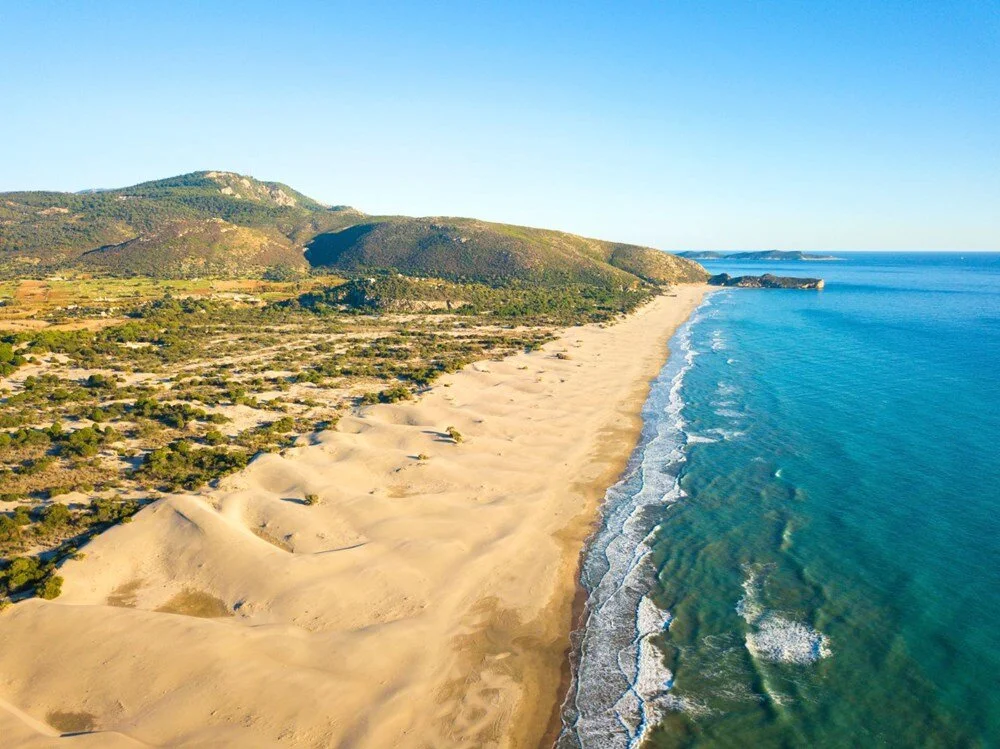 Patara Plajının havadan drone ile geniş açılı fotoğrafı