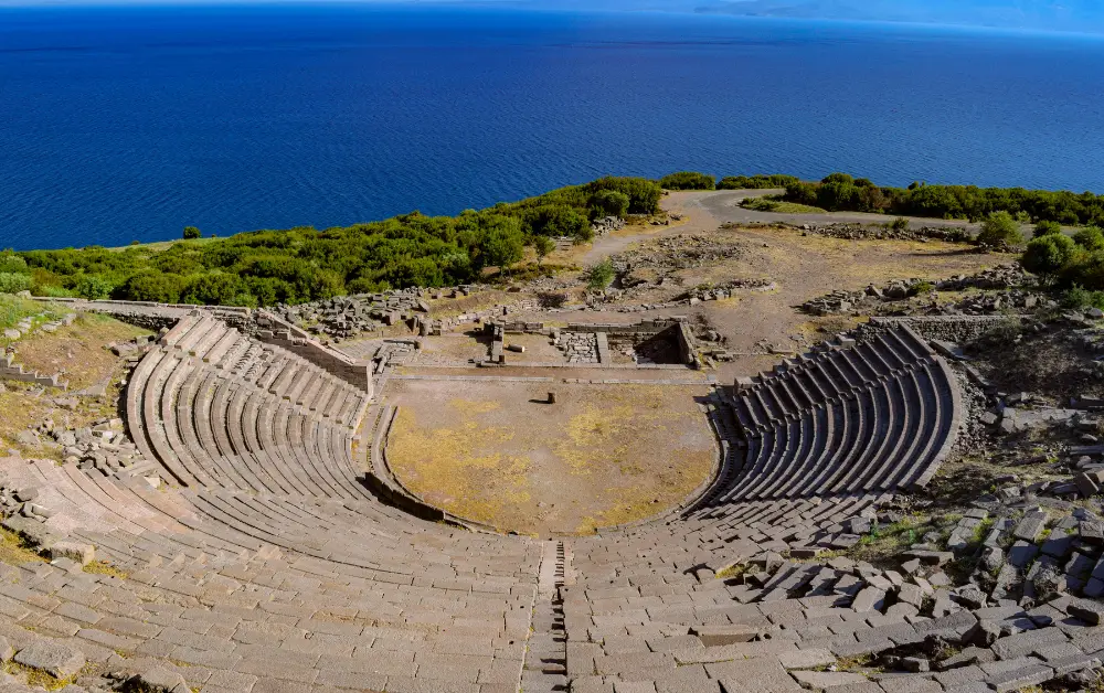 Assos Antik Kenti 4 Assos Antik Kentinin Yapıları Nelerdir