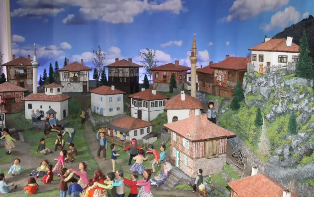 Çamlıdere Gezilecek Yerler 7 Oyuncak Müzesi Çamlıdere