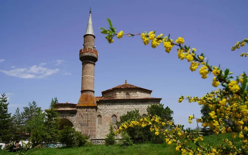 Çamlıdere Gezilecek Yerler 10 Peçenek Camii Çamlıdere