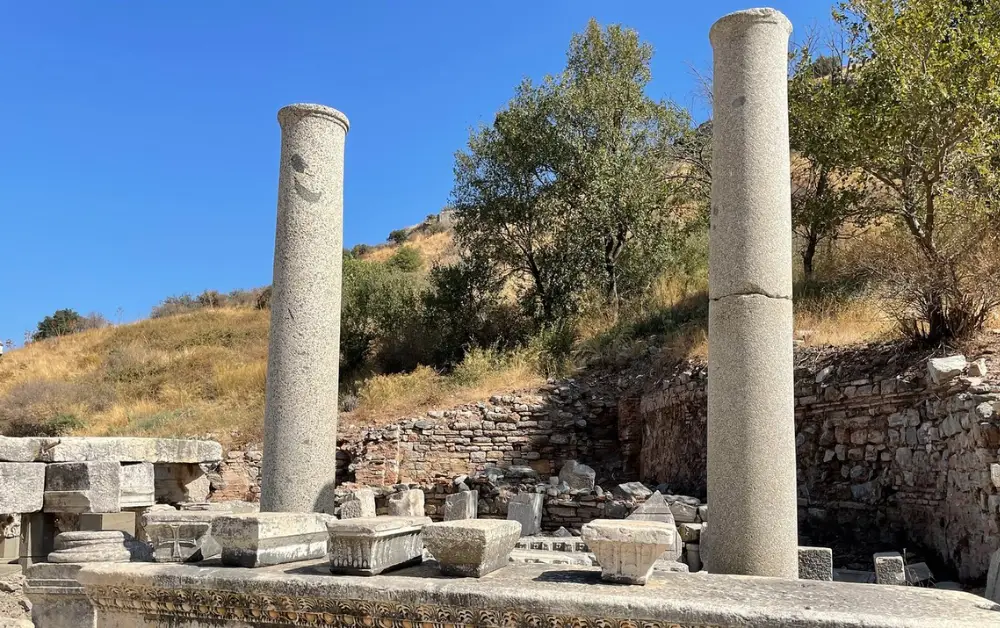 Loryma Antik Kenti'nin Yapıları Tarihi Sütunlar
