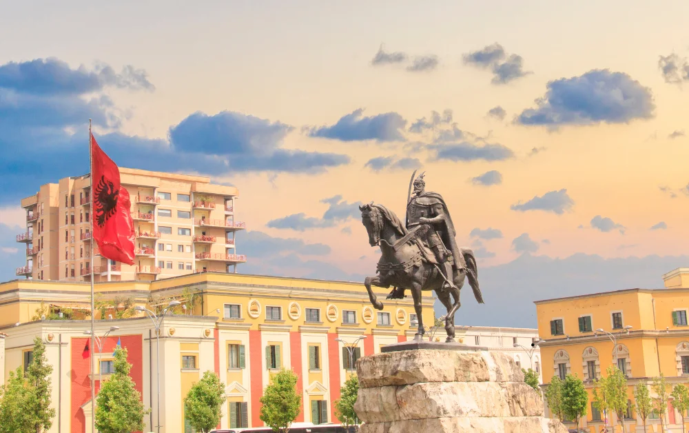 Tiran Gezilecek Yerler - Gezmeklazim.com