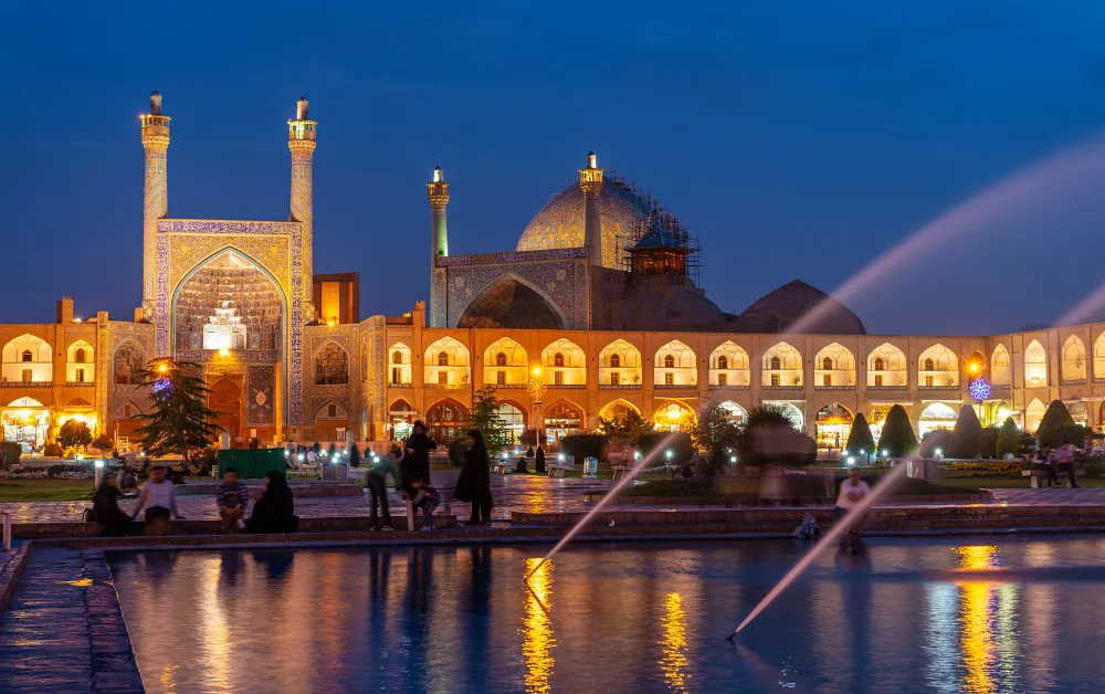 İsfahan Gezilecek Yerler - Gezmeklazim.com