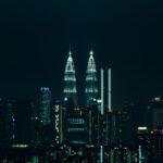 Kuala Lumpur silüeti ve Malezya'nın modern şehir yapısı