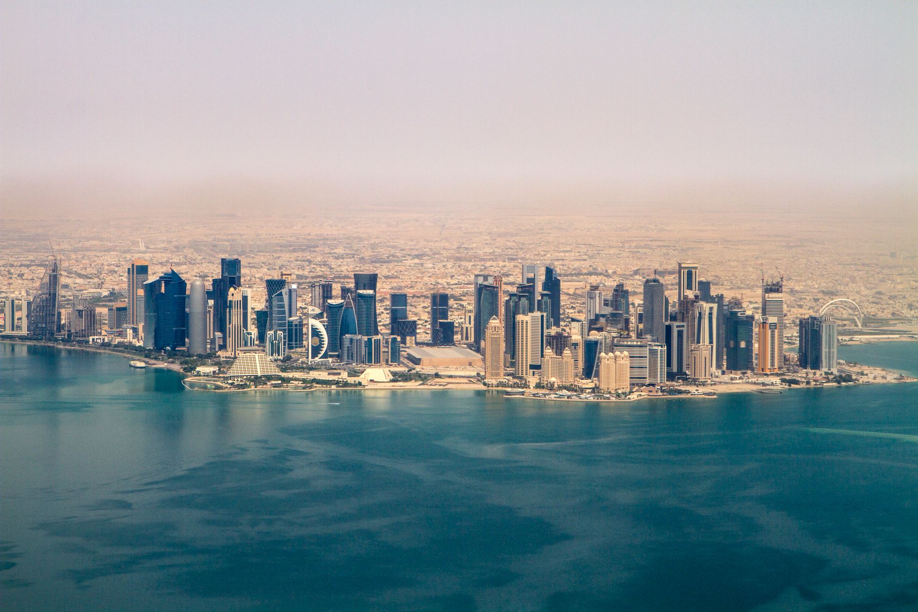 Doha silüeti ve Katar’ın modern şehir görünümü