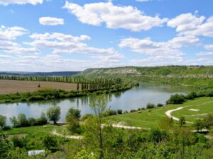 Moldova’da kırsal manzara ve tarihi şehir dokusu