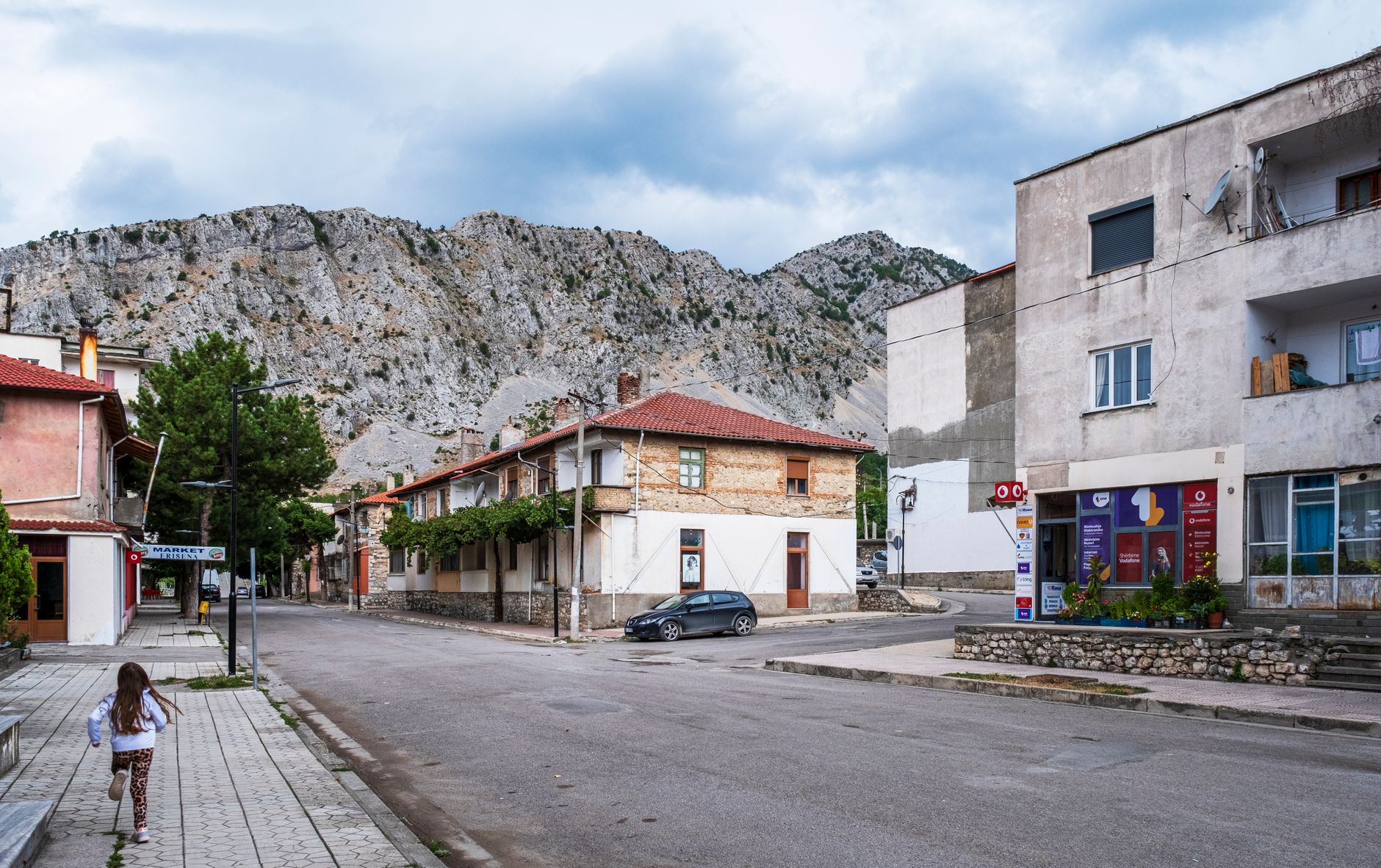 Arnavutluk ulaşım ve konaklama rehberi için şehir manzarası