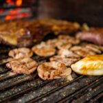 Arjantin yeme içme rehberi kapsamında asado, empanada ve mate sunumu