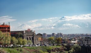 Ermenistan hakkında bilinmesi gerekenler – Erivan şehir manzarası ve Ararat Dağı