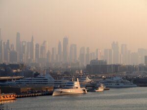 Birleşik Arap Emirlikleri hakkında bilinmesi gereken 10 şey ve Dubai silüeti