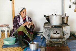 Moğolistan yeme içme rehberi için geleneksel Moğol yemekleri ve içecekleri